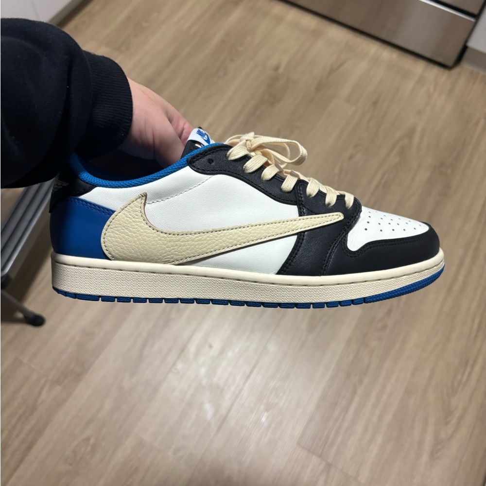 Jordan retro 1 low Travis Scott blue - Picture 6 of 9